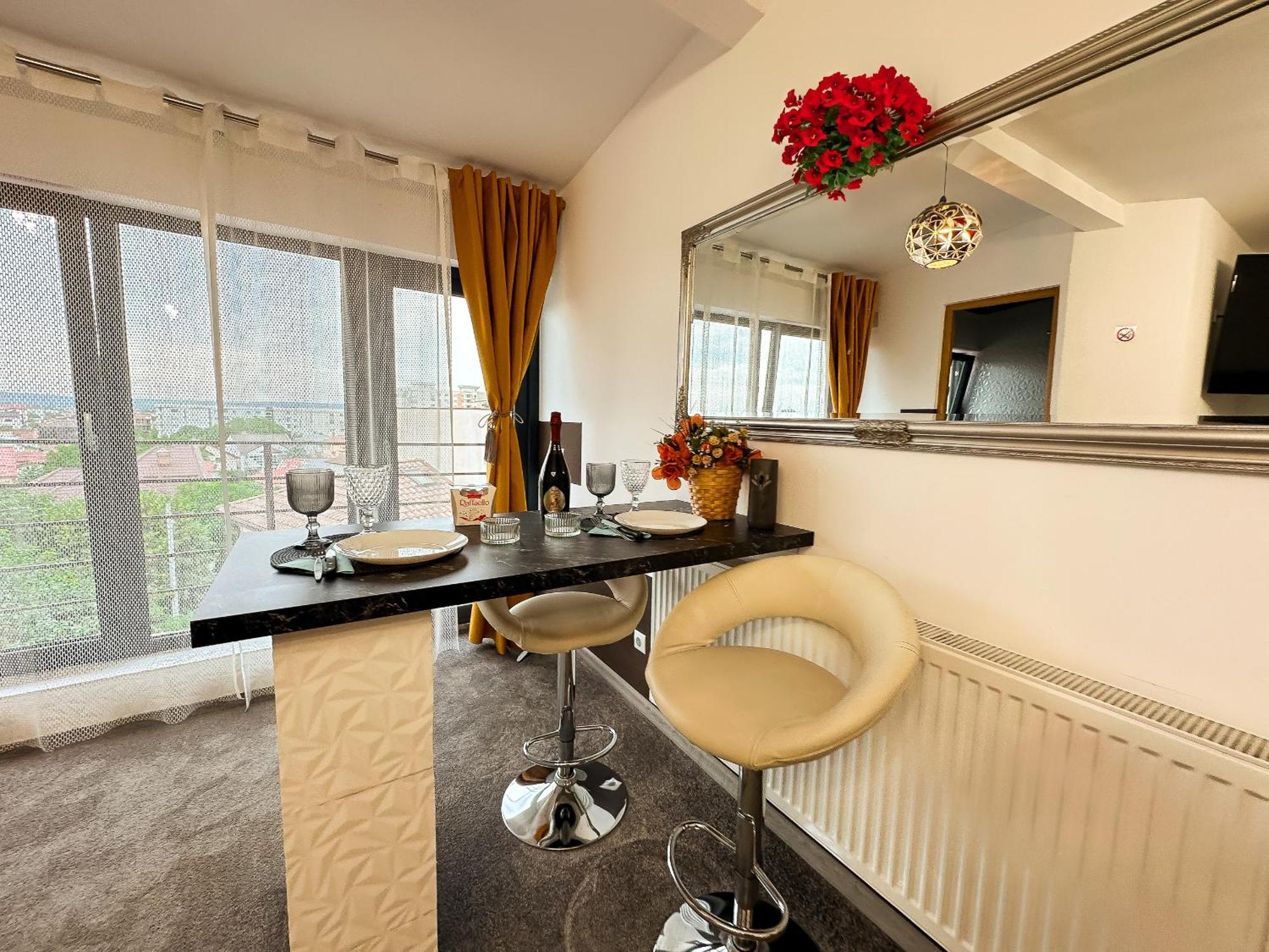 The Royal - Studio With Balcony & Panoramic View Craiova Exterior photo